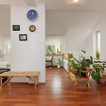 Quiet Bemowo House With Garden By Renters 度假居