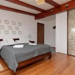 度假居 Quiet Bemowo House With Garden By Renters 华沙