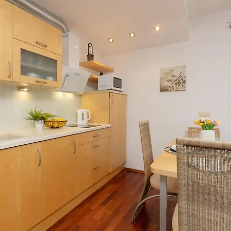 Quiet Bemowo House With Garden By Renters * Warsaw