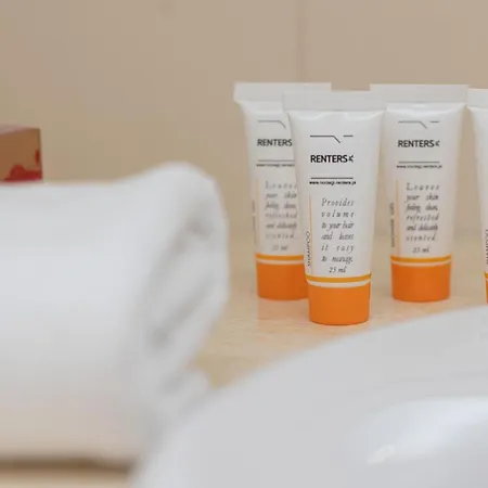 Vakantiehuis Quiet Bemowo House With Garden By Renters Warschau