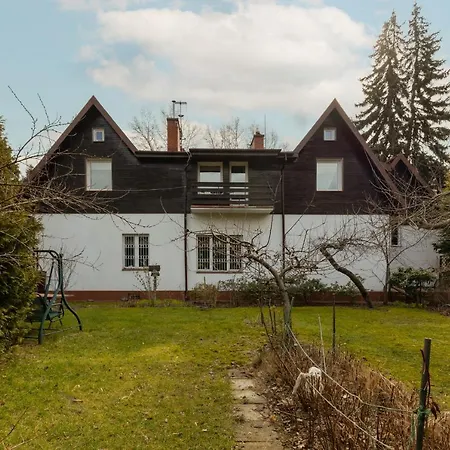 Quiet Bemowo House With Garden By Renters Prázdninový dům *