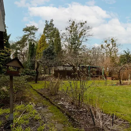 Quiet Bemowo House With Garden By Renters * ワルシャワ