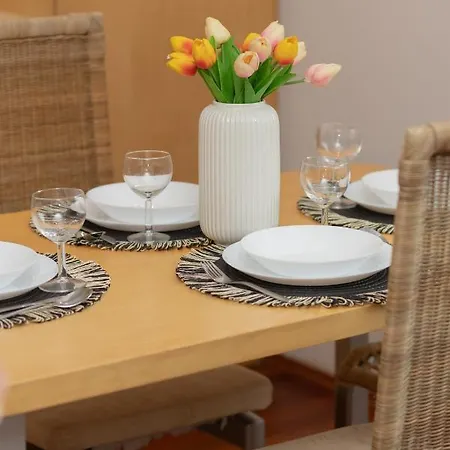 Quiet Bemowo House With Garden By Renters בית נופש