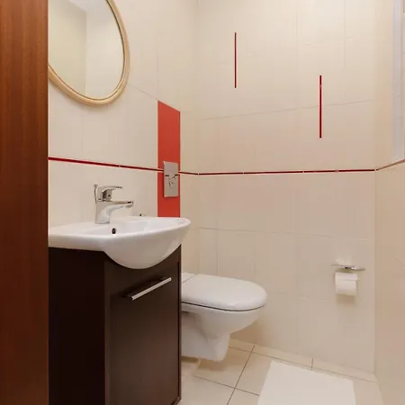 Quiet Bemowo House With Garden By Renters ワルシャワ