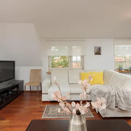 Quiet Bemowo House With Garden By Renters ורשה