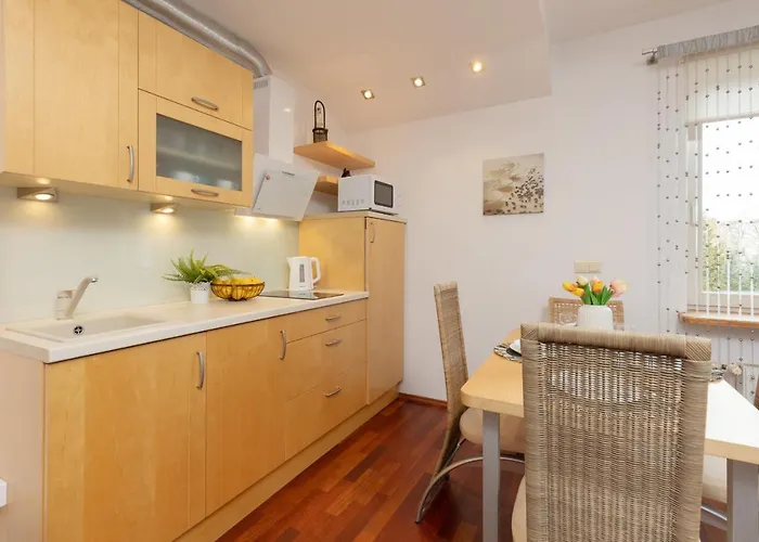 Quiet Bemowo House With Garden By Renters * Varşova