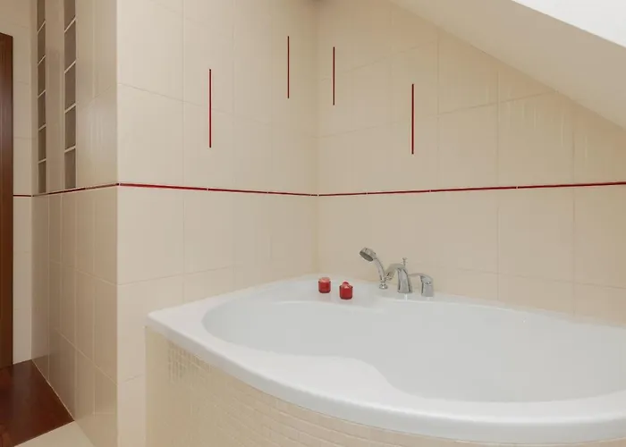 Quiet Bemowo House With Garden By Renters Varşova