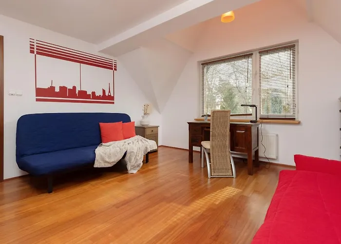 Quiet Bemowo House With Garden By Renters Tatil Evi