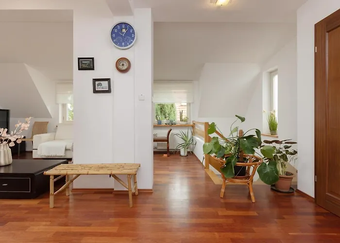 Quiet Bemowo House With Garden By Renters Tatil Evi