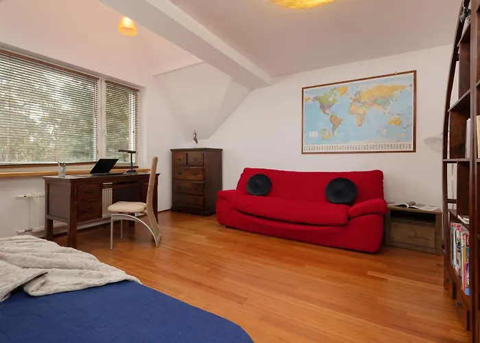 Quiet Bemowo House With Garden By Renters Tatil Evi *