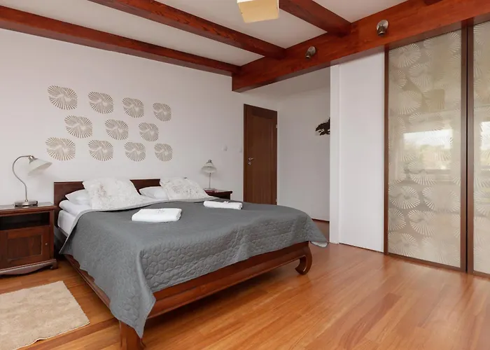 Tatil Evi Quiet Bemowo House With Garden By Renters Varşova