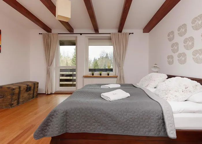 Quiet Bemowo House With Garden By Renters Varşova