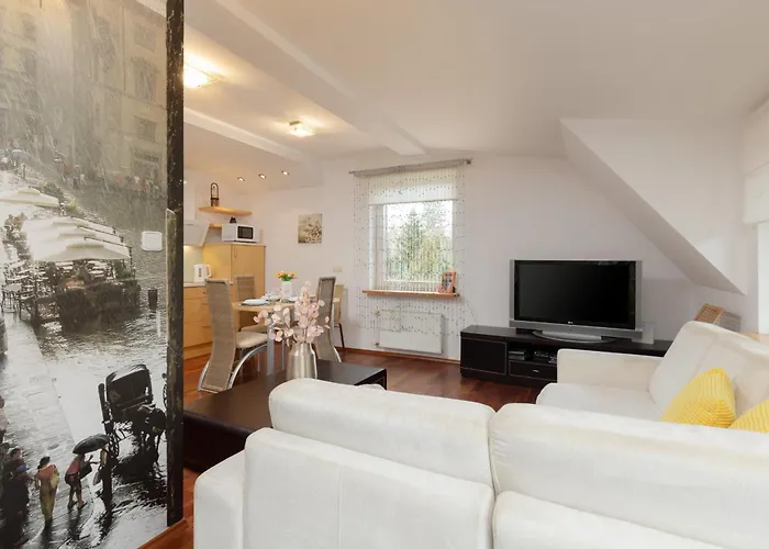 Quiet Bemowo House With Garden By Renters * Varşova